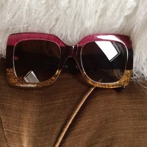 Gucci oversized sparkly sunglasses!💕